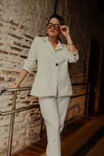 Carregar imagem no visualizador da galeria, Blazer + Calça Capri Salvador Alfaiataria Crepe
