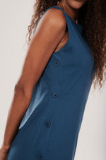 Carregar imagem no visualizador da galeria, VESTIDO VIENA EM VISCOLINHO BOTOES LATERAIS
