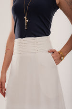 Carregar imagem no visualizador da galeria, Saia Midi Madri Detalhe Cós
