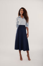 Carregar imagem no visualizador da galeria, Saia Midi Madri Detalhe Cós
